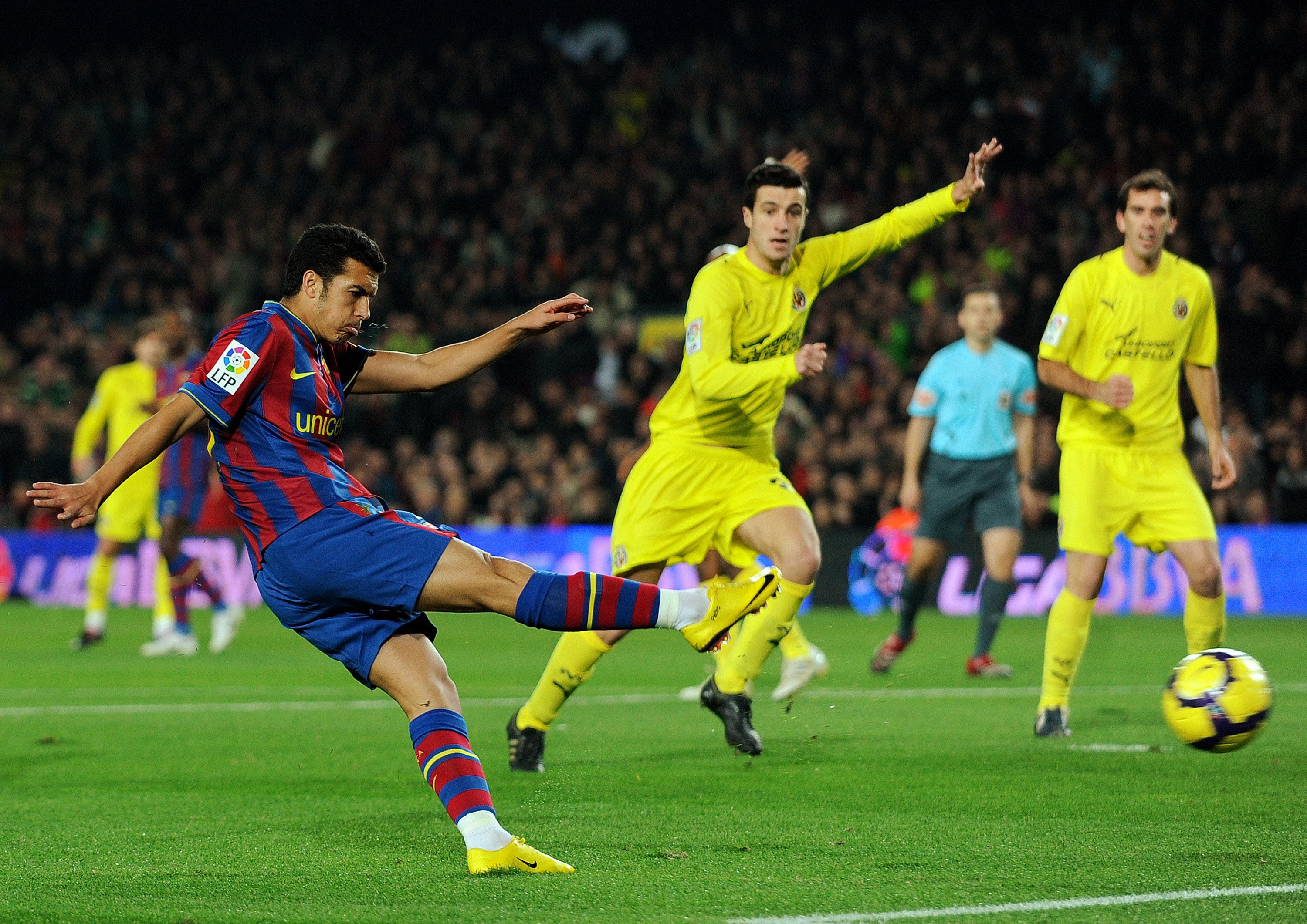 在某男子举 在某男子举