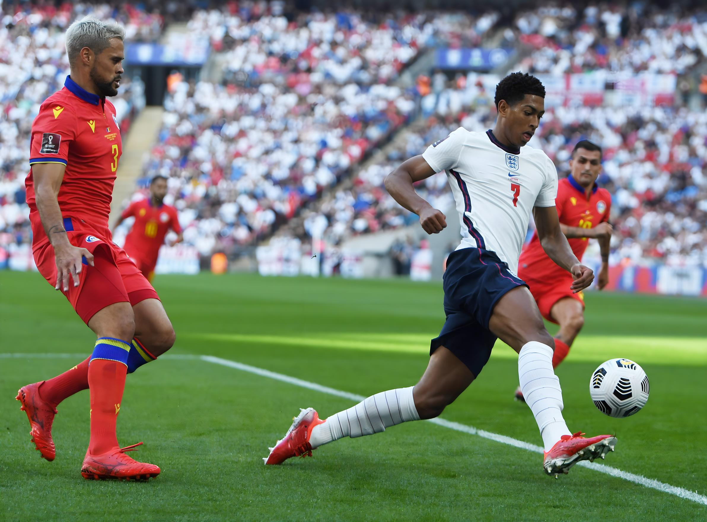 7月至8月 7月至8月