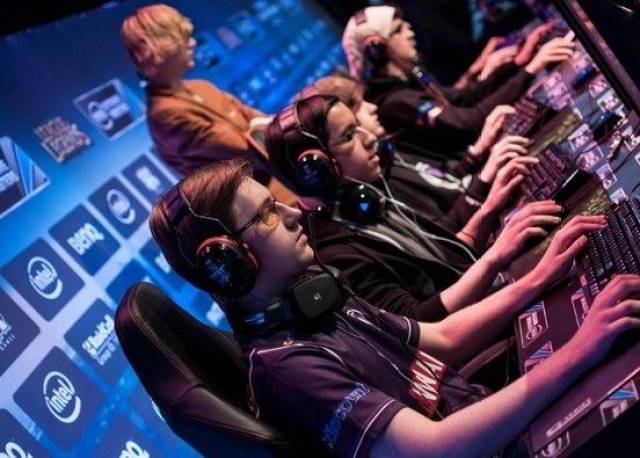 手的对话中 手的对话中