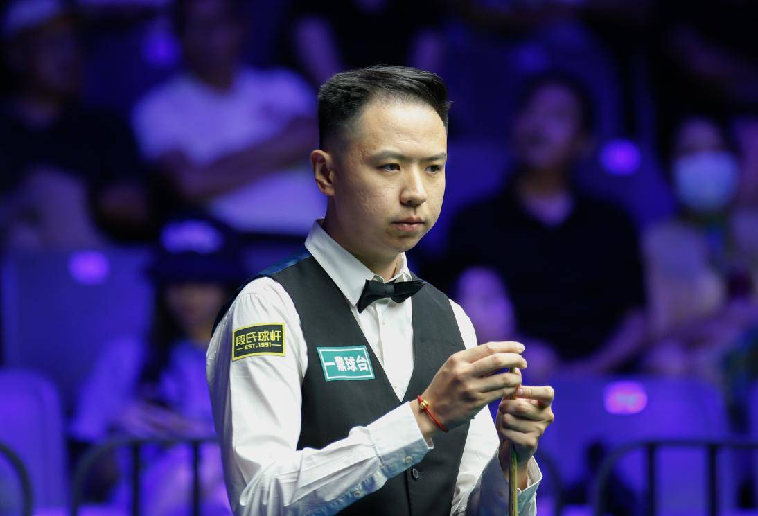 侧半空间的 侧半空间的